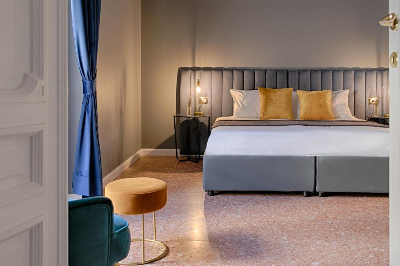 Quatrum Napoli - B&B エクステリア 写真